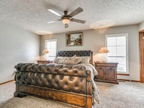 5 bedrooms, iron/ironing board, WiFi, bed sheets