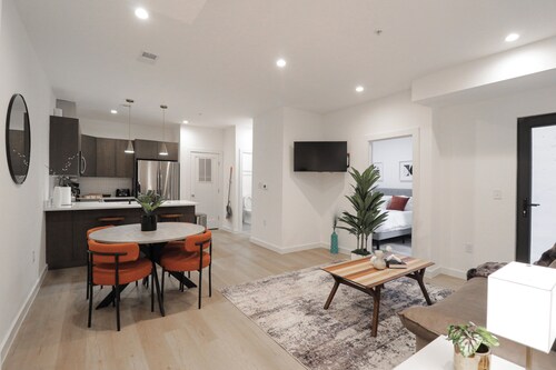 Unit 3: 1BR w/ Queen + Sofa Bed in the Heart of DC