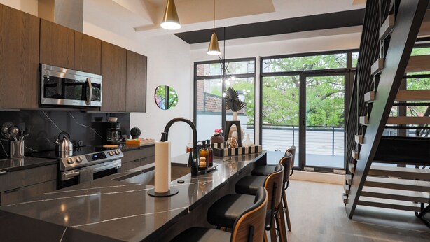 Private kitchen - Unit 8: Spacious 2BR Penthouse  Sleeps 8 (Washington)