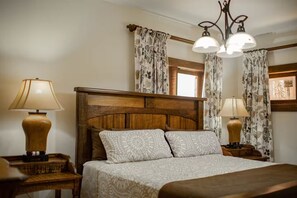 5 bedrooms, iron/ironing board, WiFi, bed sheets