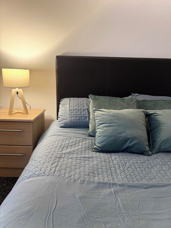 1 bedroom, travel cot, WiFi