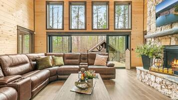 Smart TV, reproductor de DVD y futbolito