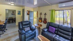 Unclassified image, 2 of 31, button - Chill Surf Getaway, 1 Min Walk to the Beach (Parrita)