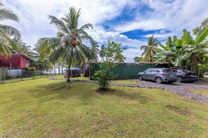 Property grounds - Chill Surf Getaway, 1 Min Walk to the Beach (Parrita)