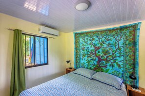 House, Multiple Beds, Patio, Beach View (Esterillos oeste) | 2 bedrooms, free WiFi - Chill Surf Getaway, 1 Min Walk to the Beach (Parrita)