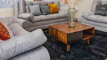Cottage, Multiple Beds | Living area