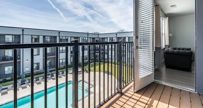 Affordable 2-Bedroom Fishers *Pool View*