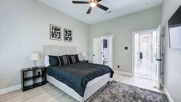 3 bedrooms, iron/ironing board, WiFi, bed sheets