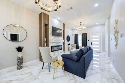 Houston's Marble Gem Near NRG, & Medical Center