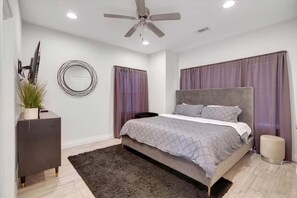 2 室のベッドルーム、アイロン / アイロン台、WiFi、ベッドシーツ