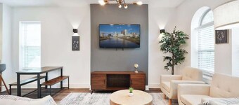 Contemporary Vintage Home (Near Downtown!)