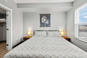 2 bedrooms, iron/ironing board, WiFi, bed sheets - Modern Luxury in Columbus (Near Downtown & OSU) (Columbus)