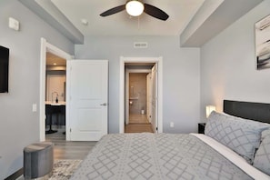 2 bedrooms, iron/ironing board, WiFi, bed sheets