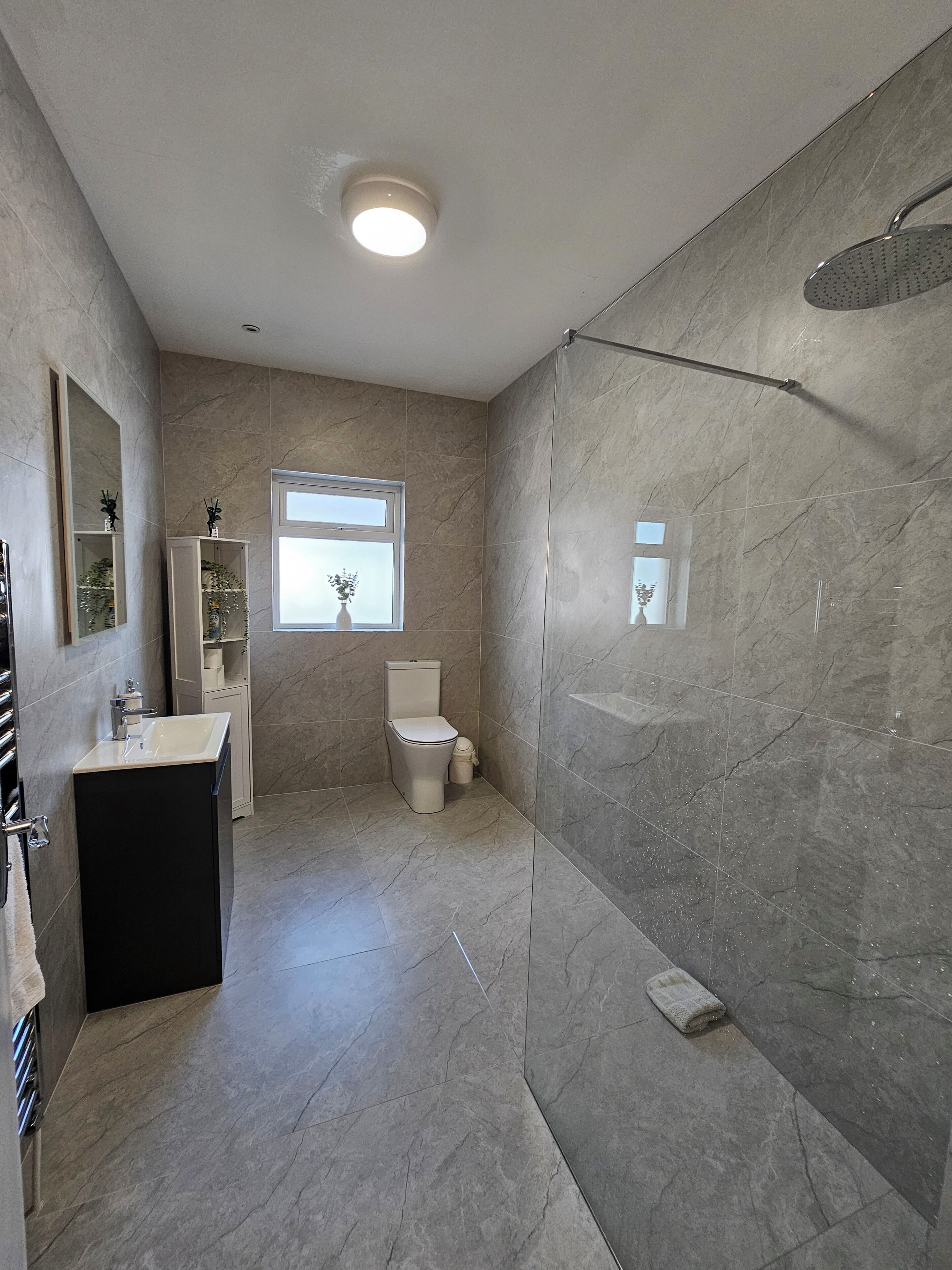 Chambre Quadruple, salle de bains commune | Salle de bain