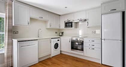 Family 2-Bed Apartment | Near Lancaster | Sleeps 6
