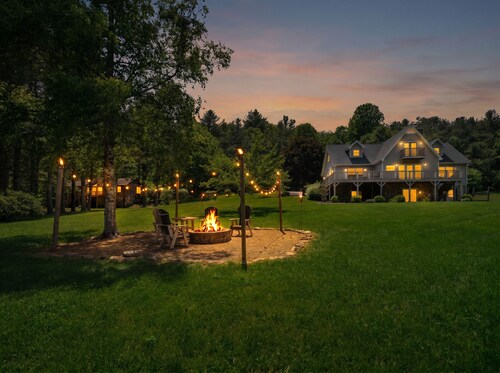 Riverbank Retreat - Hot Tub, Game Room, & Fantastic River Access