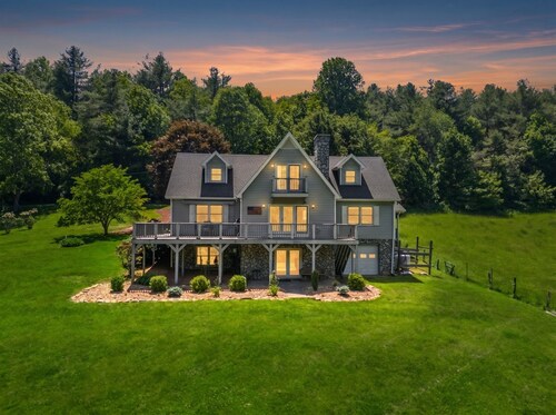 Riverbank Retreat - Hot Tub, Game Room, & Fantastic River Access