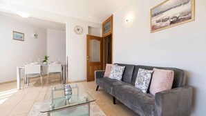 Living area - Holiday flat with air conditioning and sea view (Vela Luka)