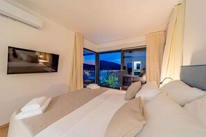 2 bedrooms, WiFi - Villa with pool and sea view (Vela Luka)