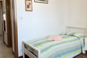 2 bedrooms, bed sheets