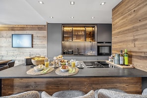 Microwave, oven, stovetop, dishwasher - Exquisite Duplex with a view by Mrs Miggins (Crans-Montana)