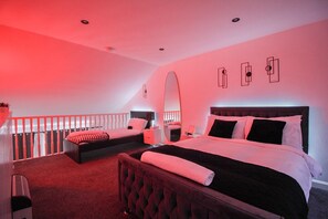 1 habitación, tabla de planchar con plancha, wifi gratis y ropa de cama 