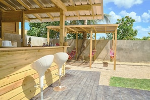 Poolbar