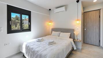 Blackout curtains, iron/ironing board, free WiFi