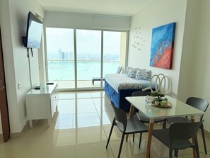 1 bedroom, iron/ironing board, WiFi, bed sheets - Cozy and Modern Apartment (Cartagena de Indias)