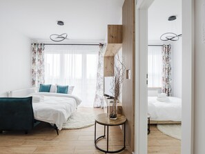 1 bedroom, iron/ironing board, WiFi, bed sheets - Osiedle Verde Homely Apartment (Poznan)