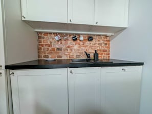 Réfrigérateur, four, plaque de cuisson, lave-vaisselle