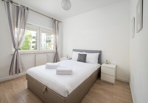 2 bedrooms, iron/ironing board, WiFi, bed sheets