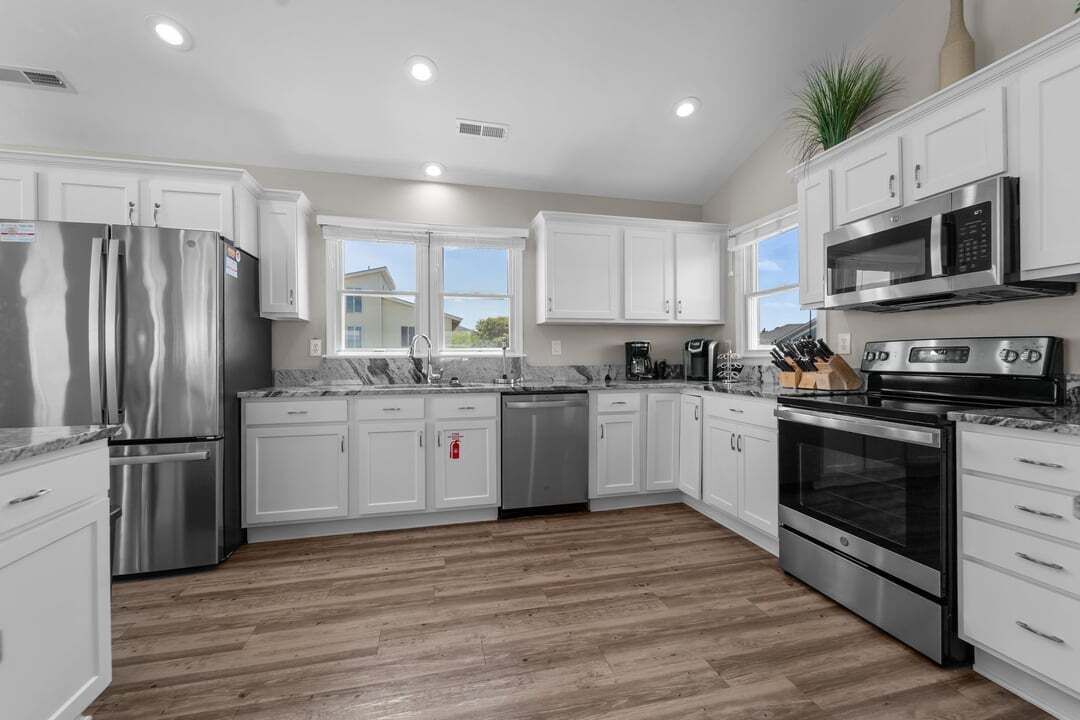 冰箱、微波炉、烤箱、炉灶