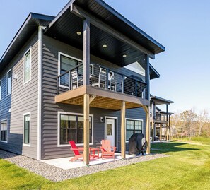 Exterior - RiverWest Stones Throw Chalet - Sauna - River View -25% off Ski Tickets (Duluth)