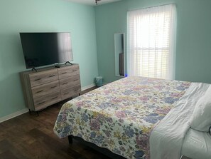 3 bedrooms, iron/ironing board, WiFi, bed sheets