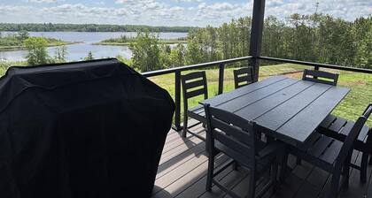 RiverWest Superior Chalet - River View- Brand New - 20% of Bike Rentals