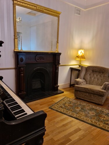 7 bedroom Guesthouse