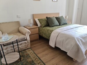 7 bedrooms, WiFi - 7 bedroom Guesthouse (County Kildare)