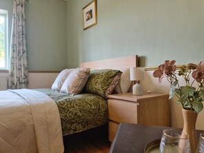 7 bedrooms, WiFi - 7 bedroom Guesthouse (County Kildare)