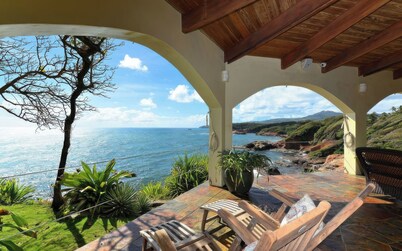 Spectacular Private Ocean-Front Estate-Villa & Cottage