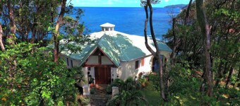 Spectacular Ocean-Front Estate-Villa & Cottage