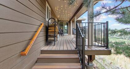 A Piece of Heaven Awaits! Pet Friendly Mountain home