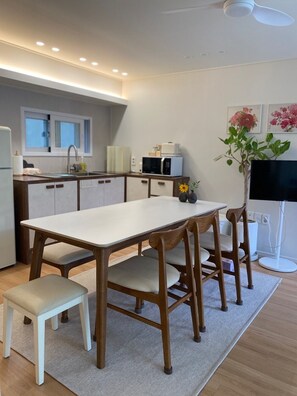 تناول الطعام