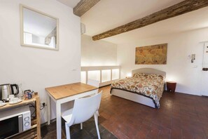 Fer et planche Ă repasser, Wi-Fi, draps fournis