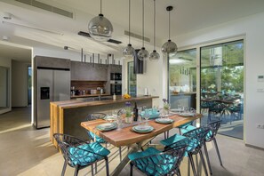 Fridge, microwave, oven, stovetop - Villa Tiffany (Istria - Pusti) (Pusti)