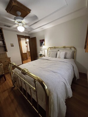 4 quartos, ferros/tábuas de passar roupa, Wi-Fi, roupa de cama