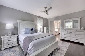 2 bedrooms, iron/ironing board, internet, bed sheets