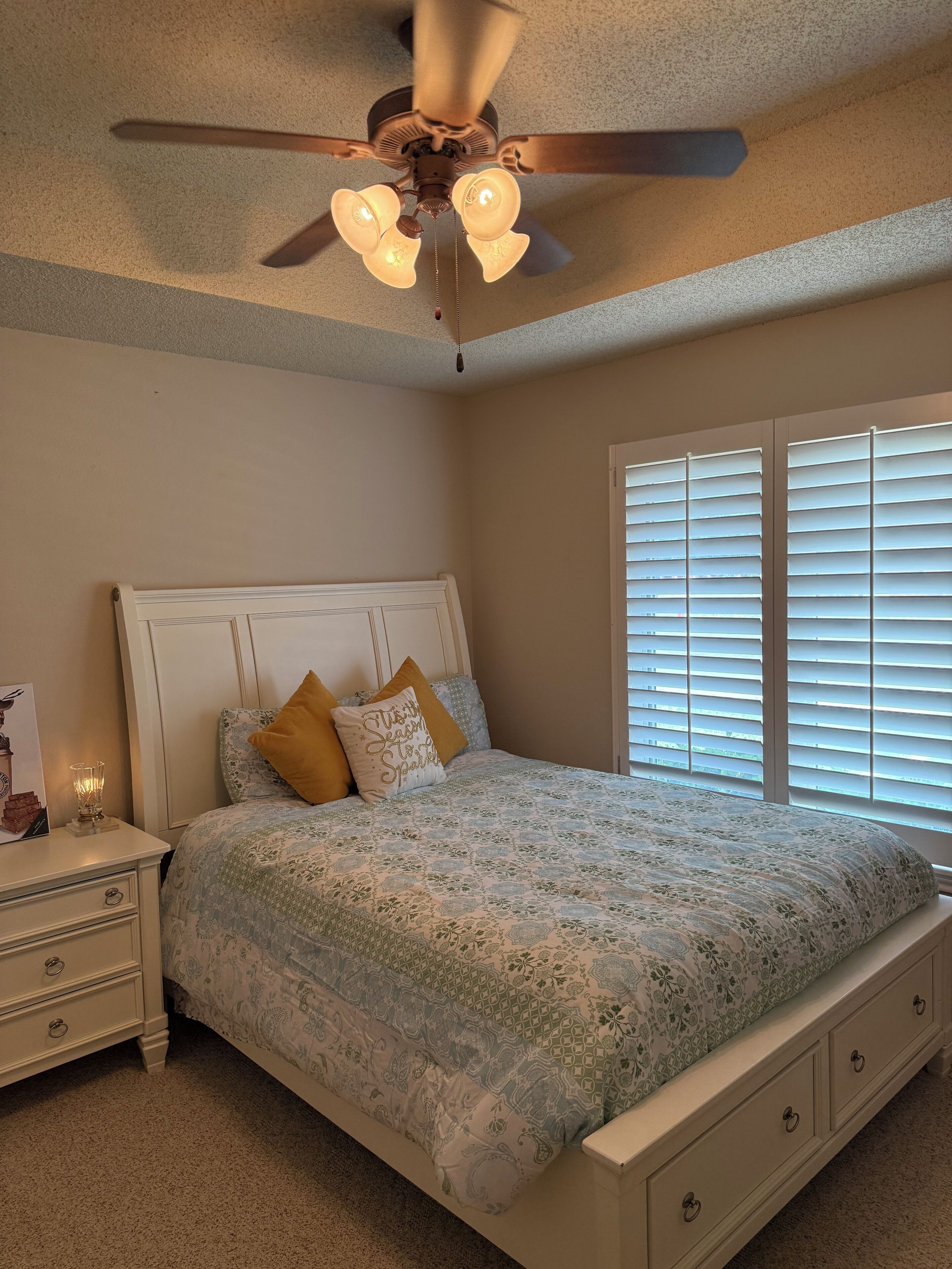 3 Schlafzimmer, Schreibtisch, Bügeleisen/Bügelbrett, WLAN