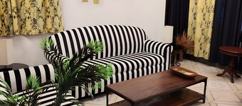 Esthétiique Nainital- 2 Bedroom Serene Lake Facing Bed & Breakfast Nainital