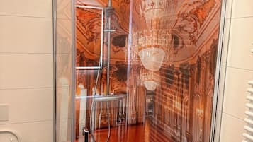 Double Room | Bathroom | Shower, hair dryer, towels, shampoo